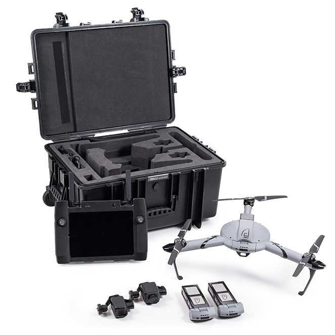 Schwarzer B&W Case Typ 6800 mit passgenauer Einlage für eine Drohne – geöffnet und seitlich fotografiert, Schutzkoffer für technisches Equipment.