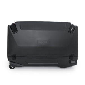 Bike Case HDPE 4500 von B&W International – geschlossener Fahrradkoffer in seitlicher Ansicht mit Griffen und Rollen für einfachen Transport.