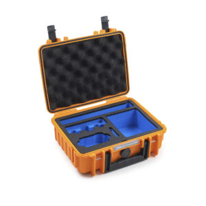 Une valise action.orange B&W PP.41.Osmo Action 6 hard case (type 1000) avec des inserts en mousse bleu et noir personnalisés, des compartiments spécialisés et un rembourrage en forme de caisse à œufs dans le couvercle pour la DJI Osmo Action 6.