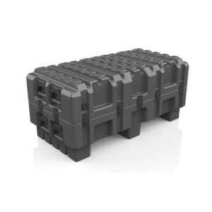 Der cargo.case HDPE 2151.3025F von B&W, ein strapazierfähiger grauer Kunststoffbehälter mit verstärkten Kanten, Verschlüssen und Griffen, ist auf einer weißen, reflektierenden Oberfläche abgebildet.